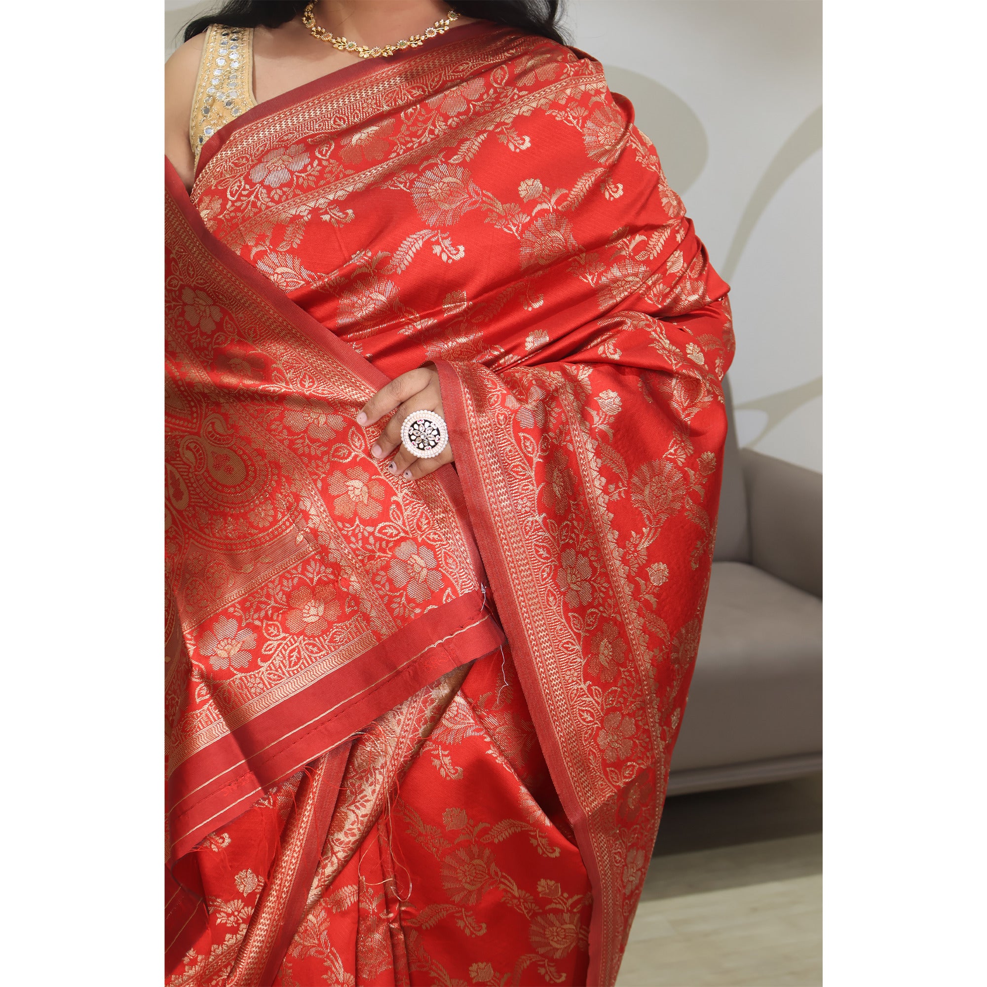 Amolika Sarees Luxury Deep Pink Banarasi Silk Saree With Gold Zari Detailing & Unstitched Blouse