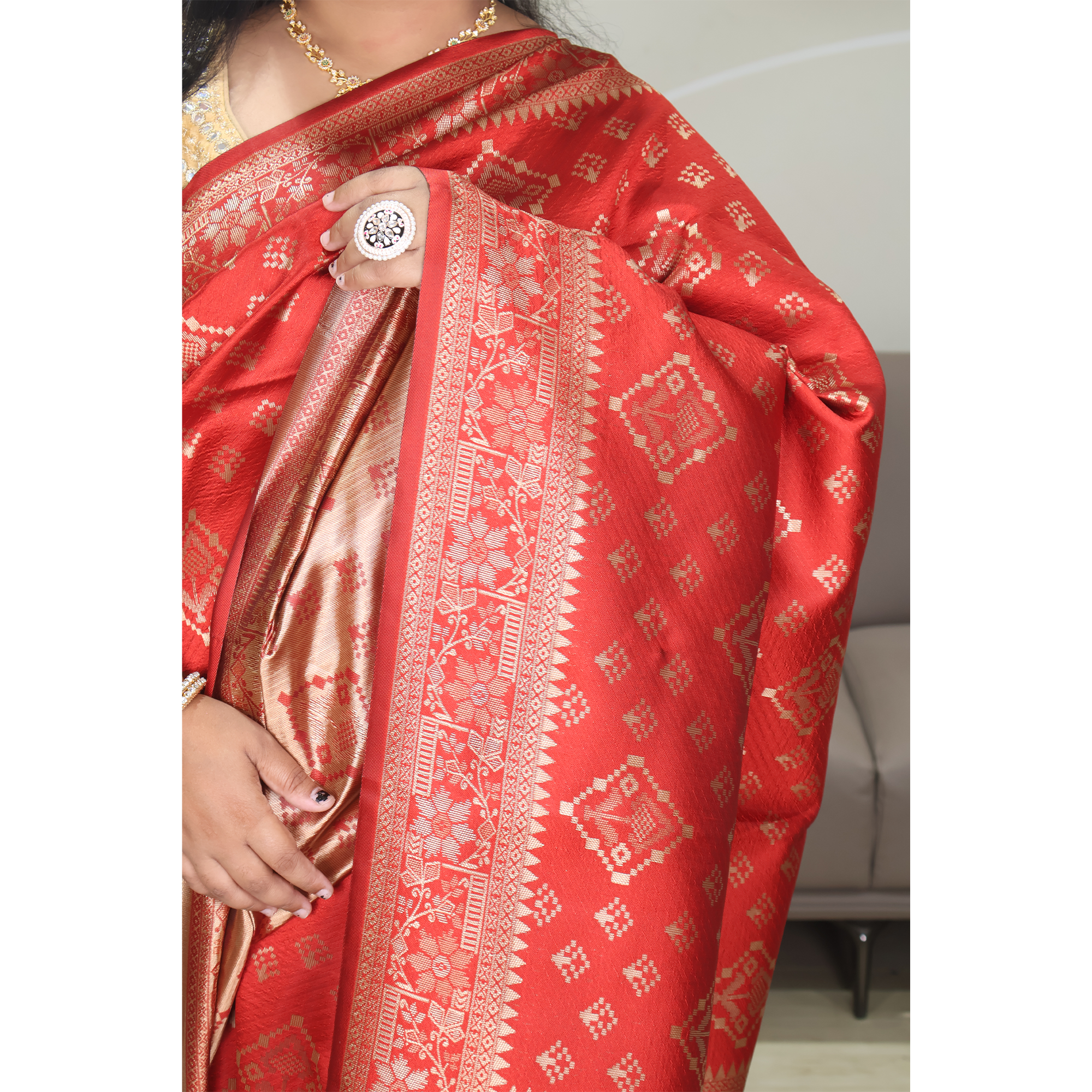Amolika Sarees Luxury Red Banarasi Silk Saree Including Unstitched Blouse Material