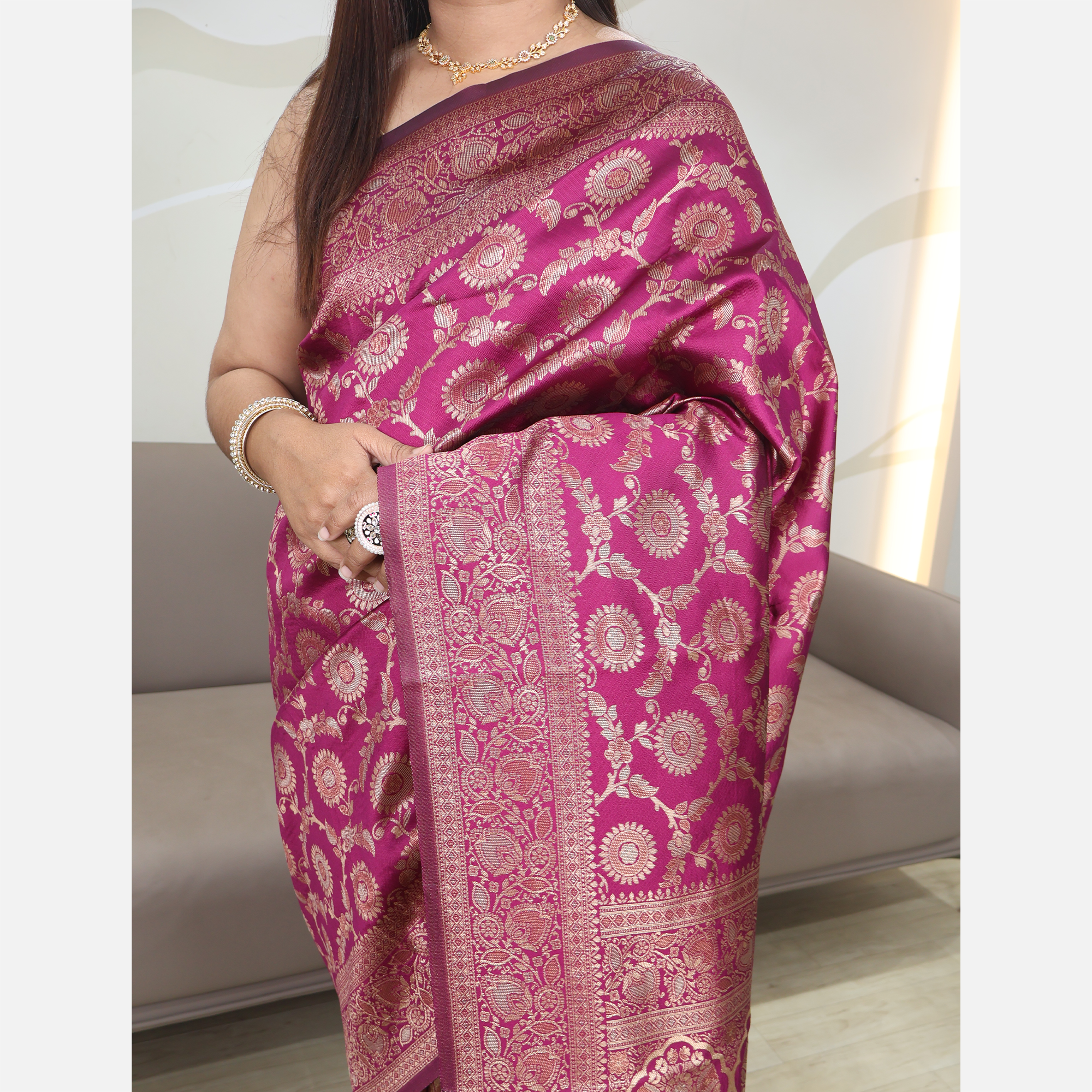 Amolika Sarees Wine Banarasi Silk Saree With Elegant Finish & Unstitched Blouse Piece For Wedding Wear