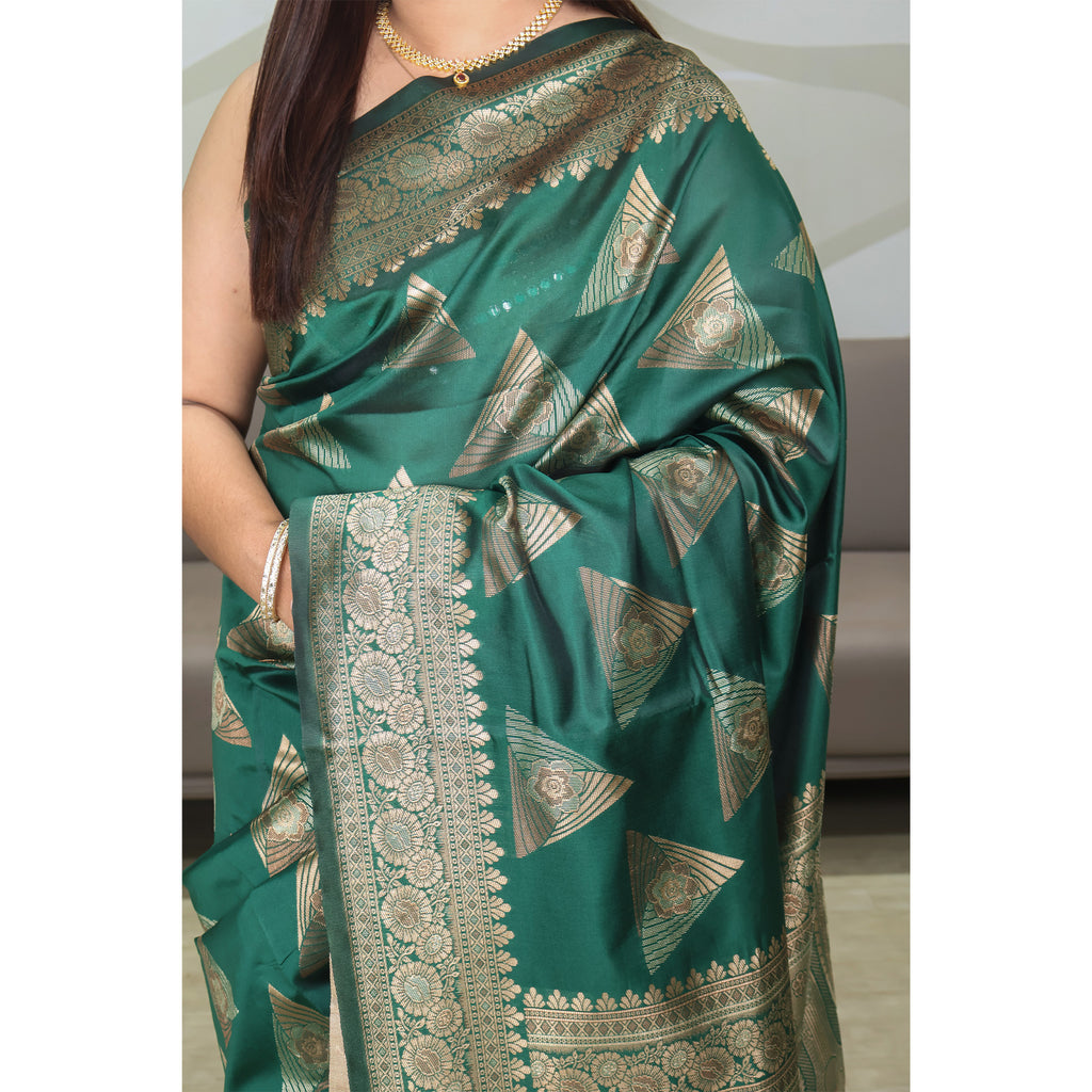 Amolika Sarees Ethnic Bottle Green Banarasi Silk Saree With Premium Weave & Unstitched Blouse Piece