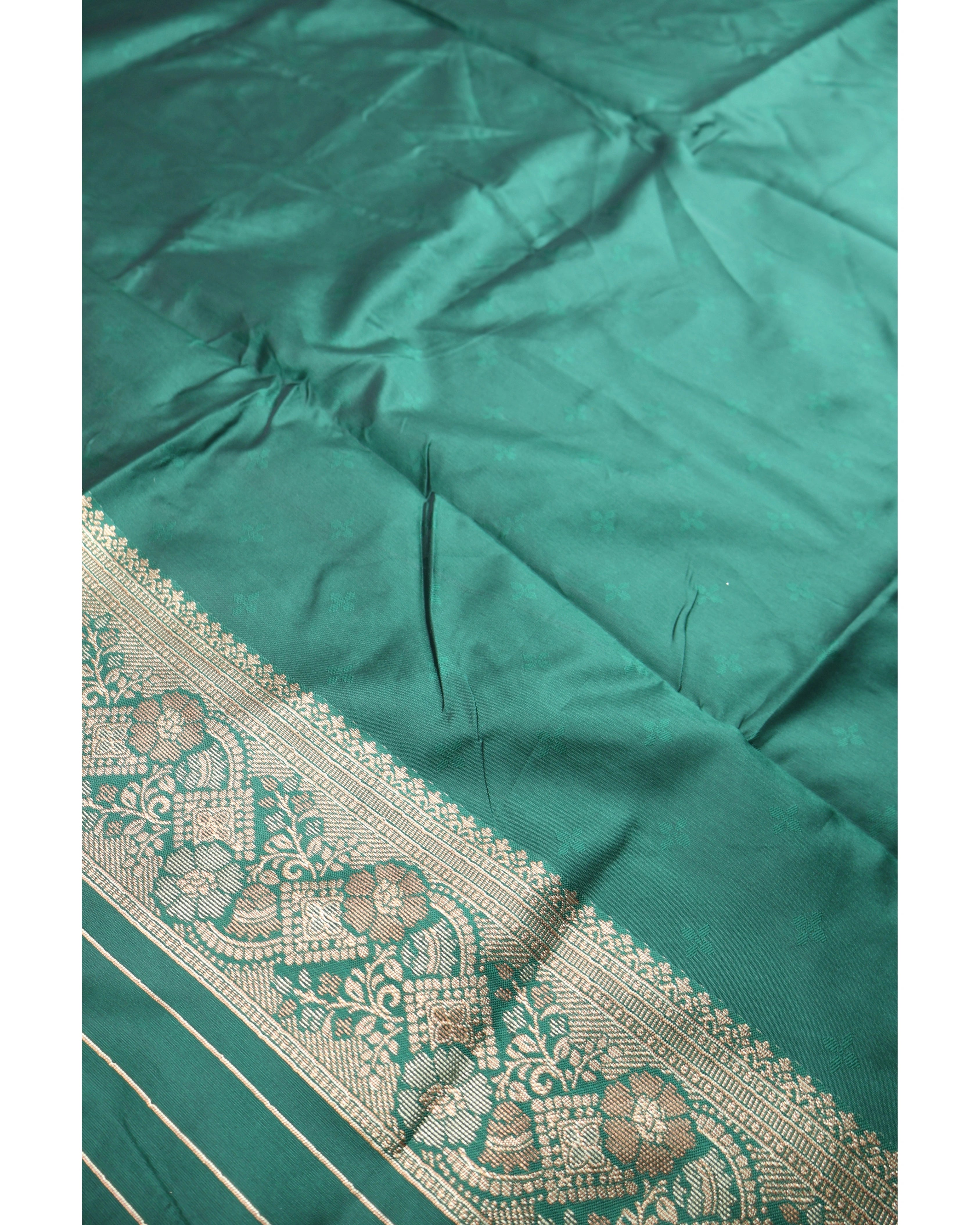 AMOLIKA Women's Banarasi Bottle Green Silk Saree With Unstitched Blouse Piece AM-1312