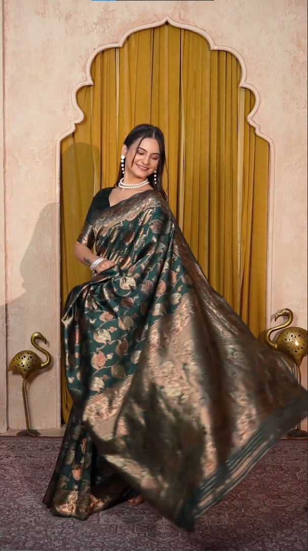 Amolika Emerald Green Magic Silk Saree Heavy Zari Border Wedding Festive Wear With Unstitched Blouse