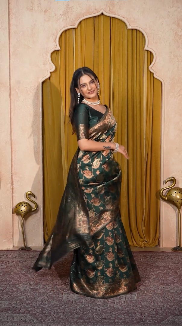 Amolika Emerald Green Magic Silk Saree Heavy Zari Border Wedding Festive Wear With Unstitched Blouse