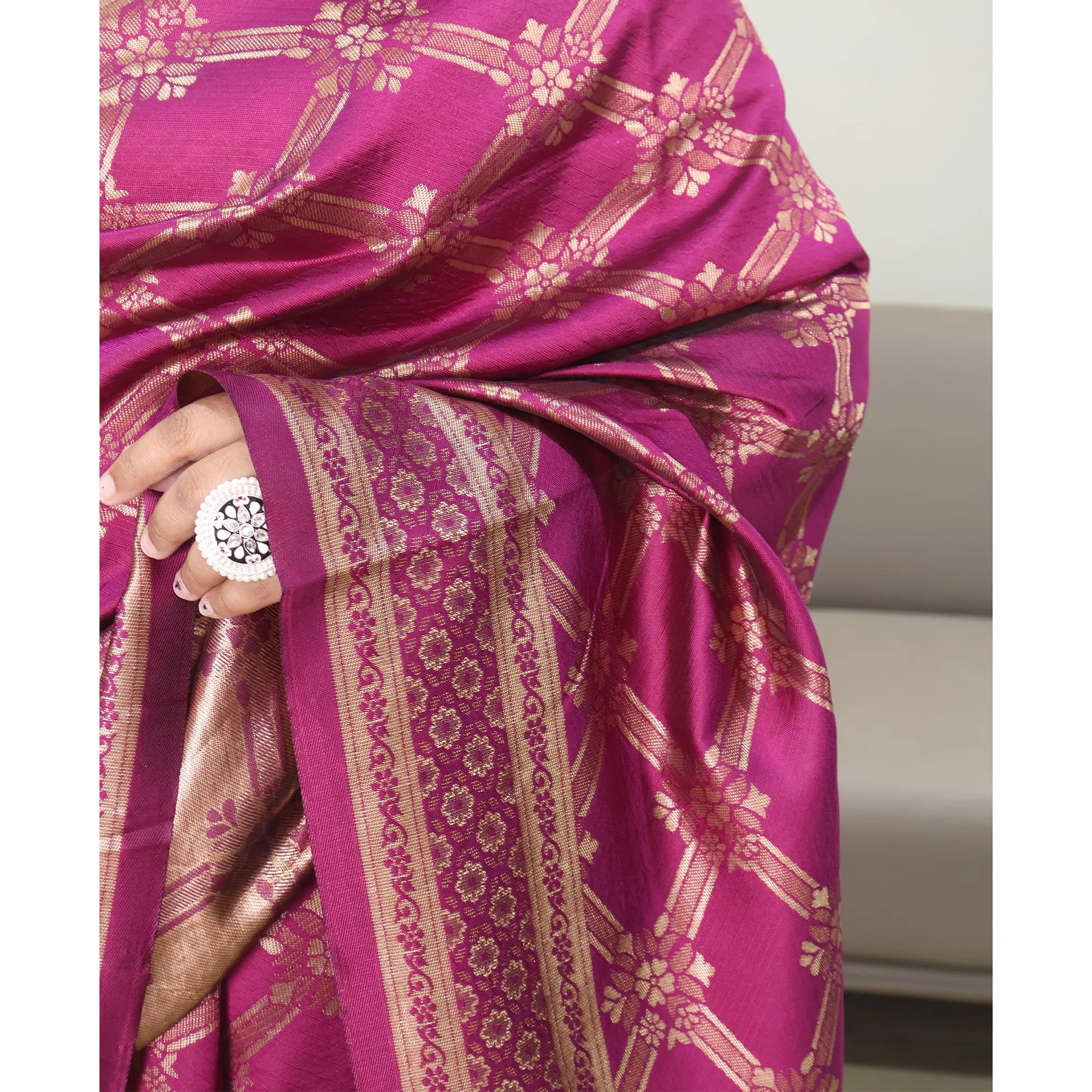 Amolika Sarees Regal Touch Wine Banarasi Silk Saree With Luxury Zari Finish & Unstitched Blouse