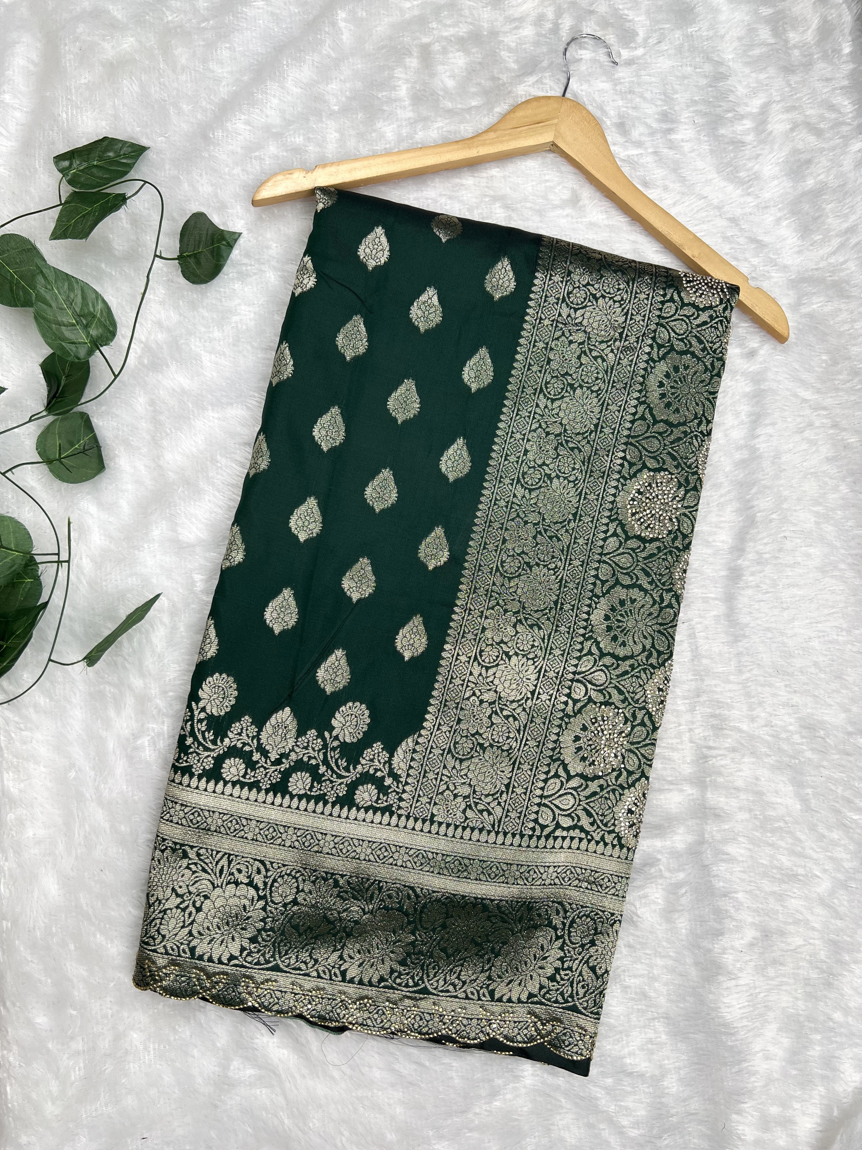Amolika Premium Soft Silk Saree With Heavy Zari Border & Unstitched Blouse Piece (Bottle Green)