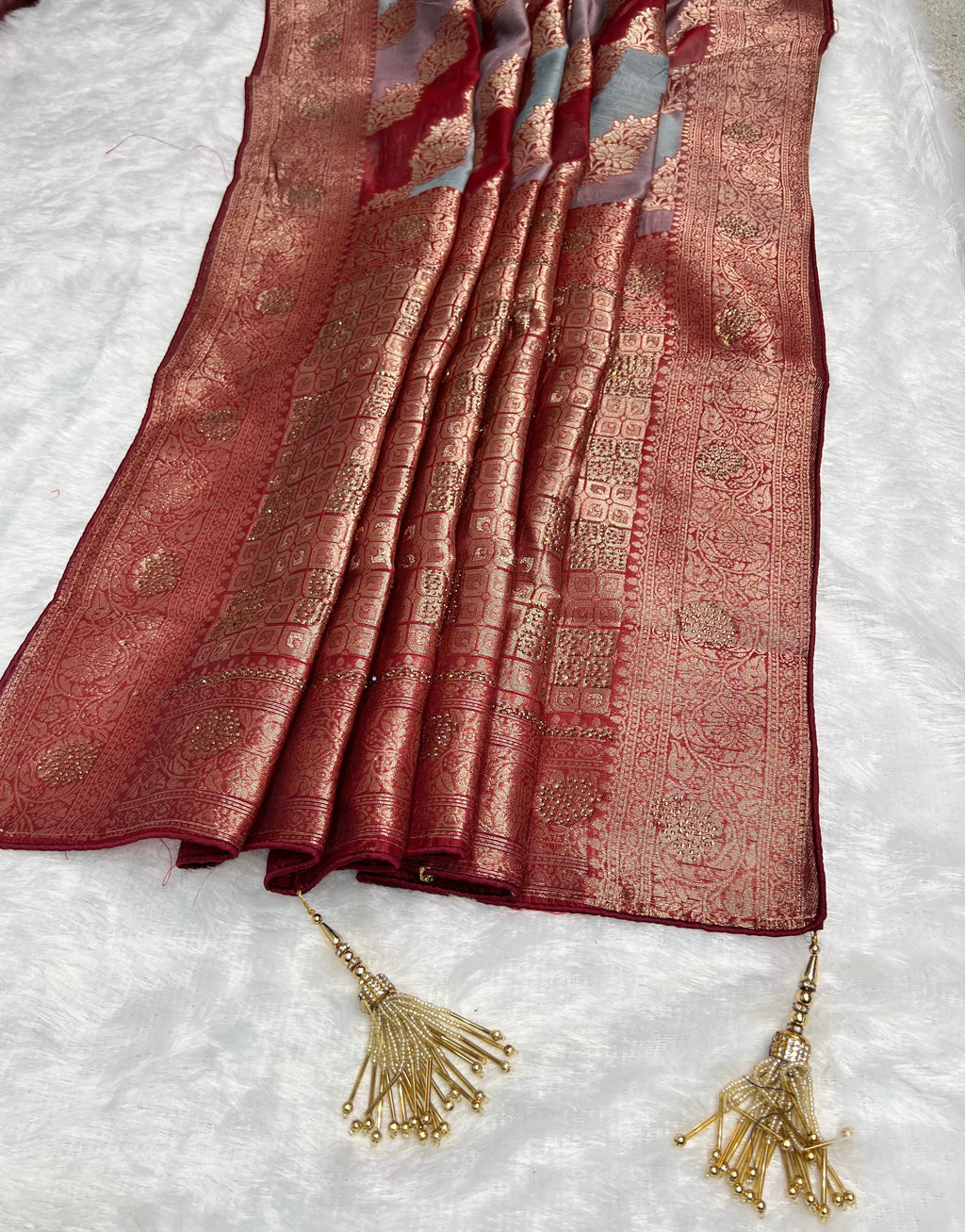 Amolika Sarees Festive Wear Banarasi RO Silk Saree With Floral Zari Motifs – Maroon & Grey With Unstitched Blouse