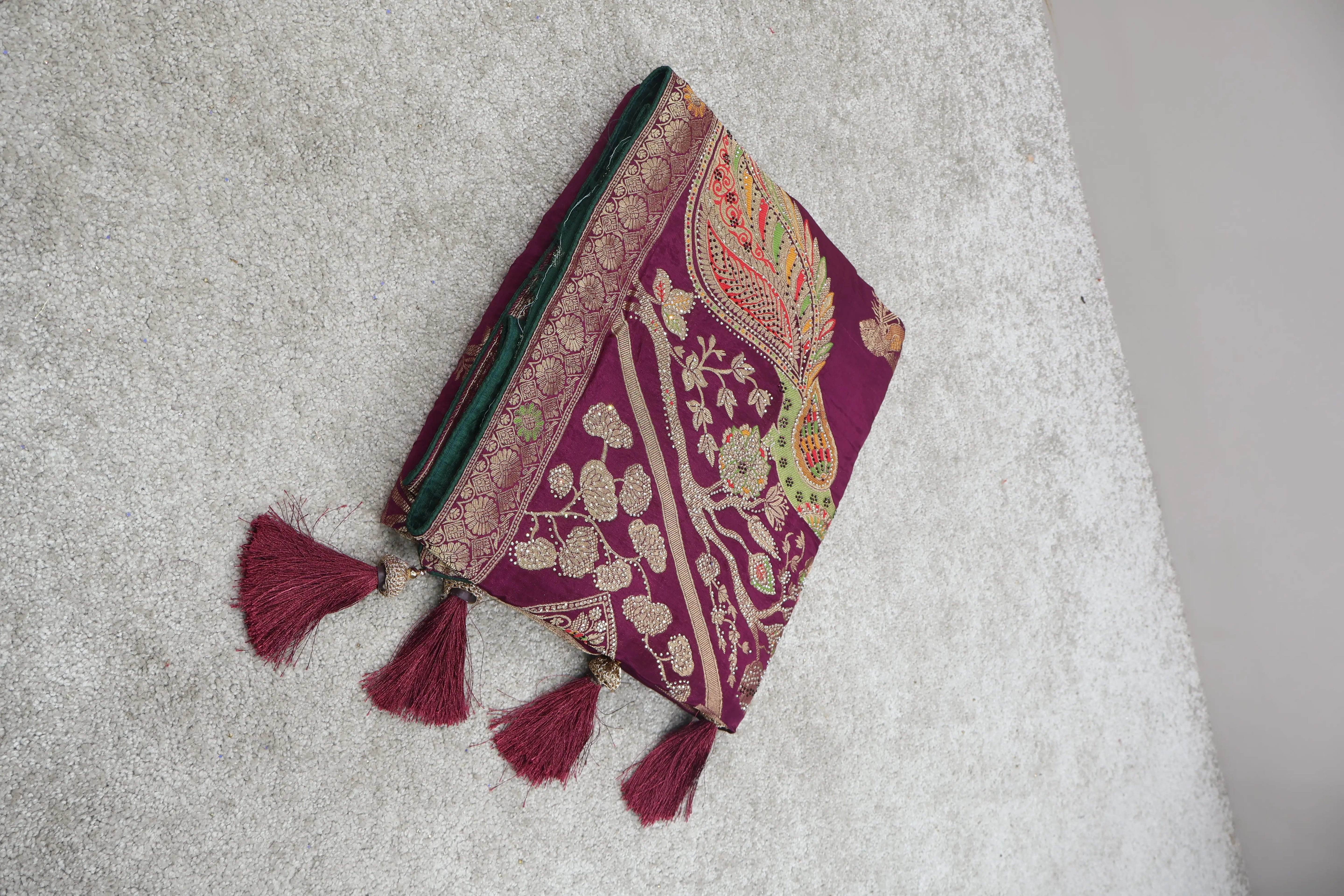 HO Silk Saree With Unstitched Blouse Piece DA-2940