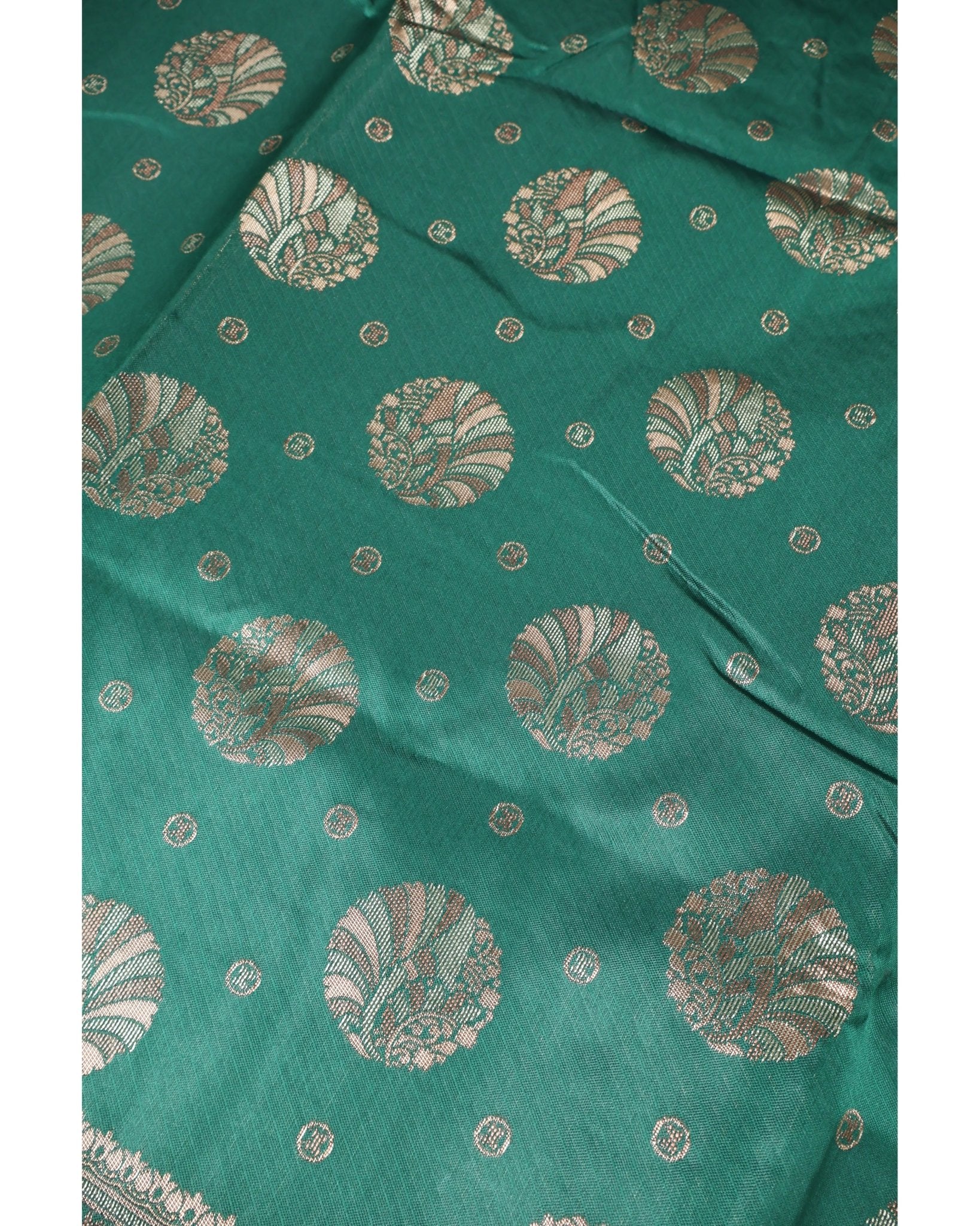 Banarasi Bottle Green Silk Saree With Unstitched Blouse Piece AM - 1285 - Amolika Sarees