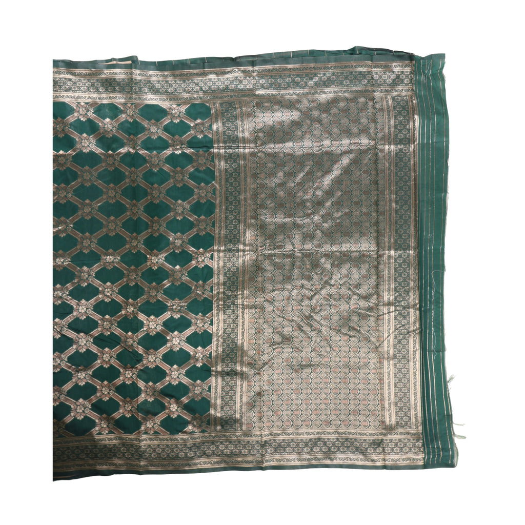 Banarasi Bottle Green Silk Saree With Unstitched Blouse Piece AM - 1286 - Amolika Sarees