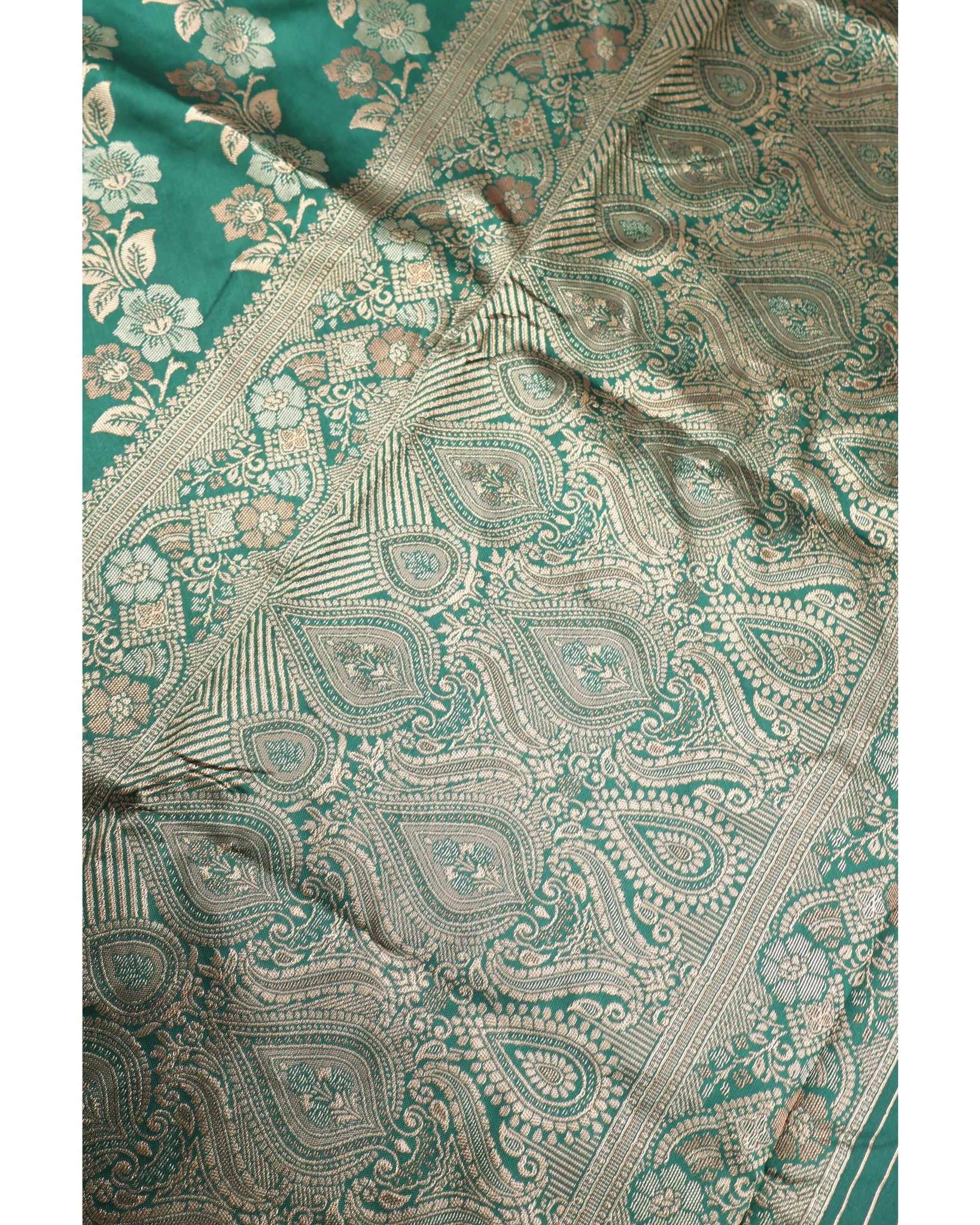 Banarasi Bottle Green Silk Saree With Unstitched Blouse Piece AM - 1312 - Amolika Sarees