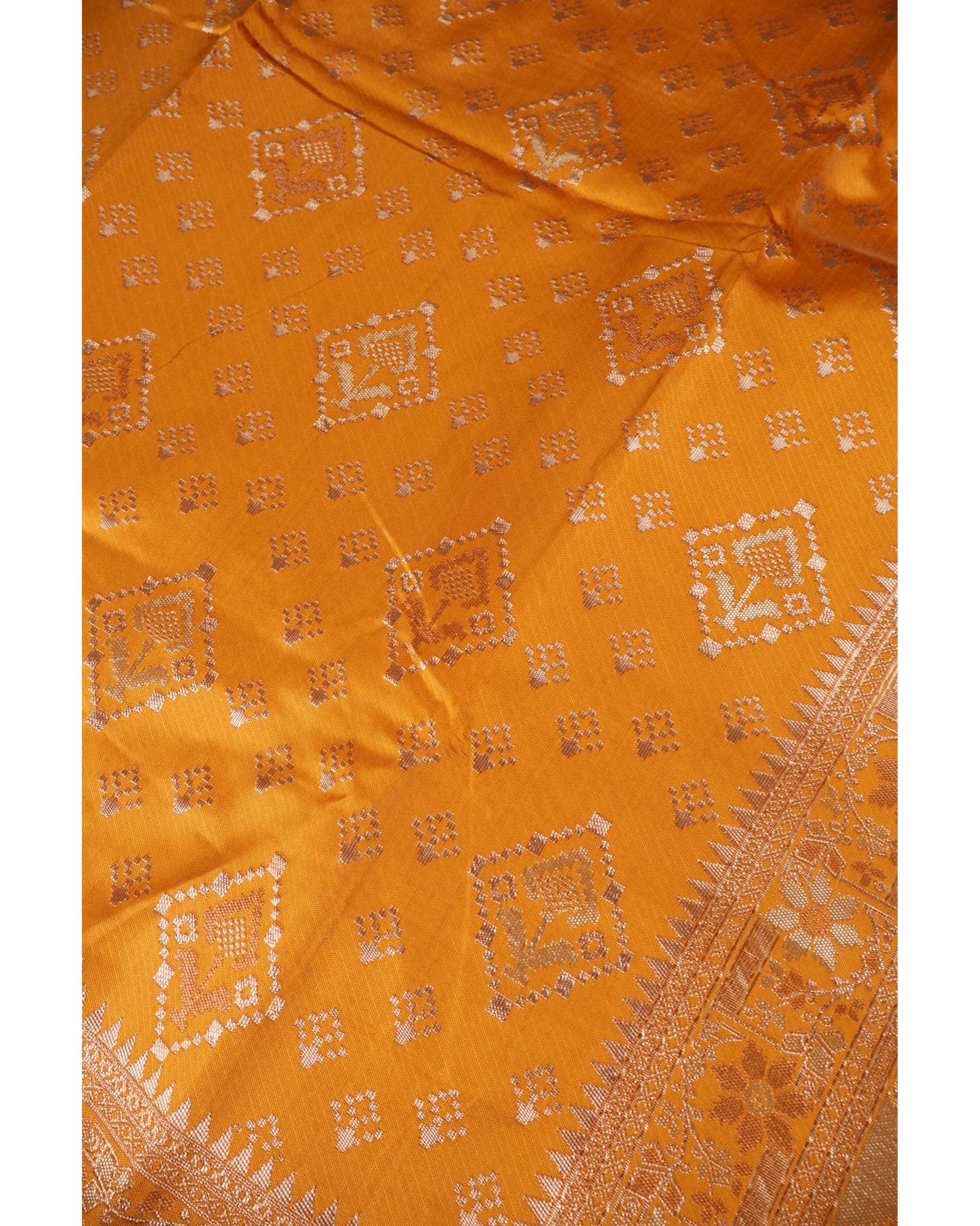 Banarasi Mustard Silk Saree With Unstitched Blouse Piece AM - 1313 - Amolika Sarees
