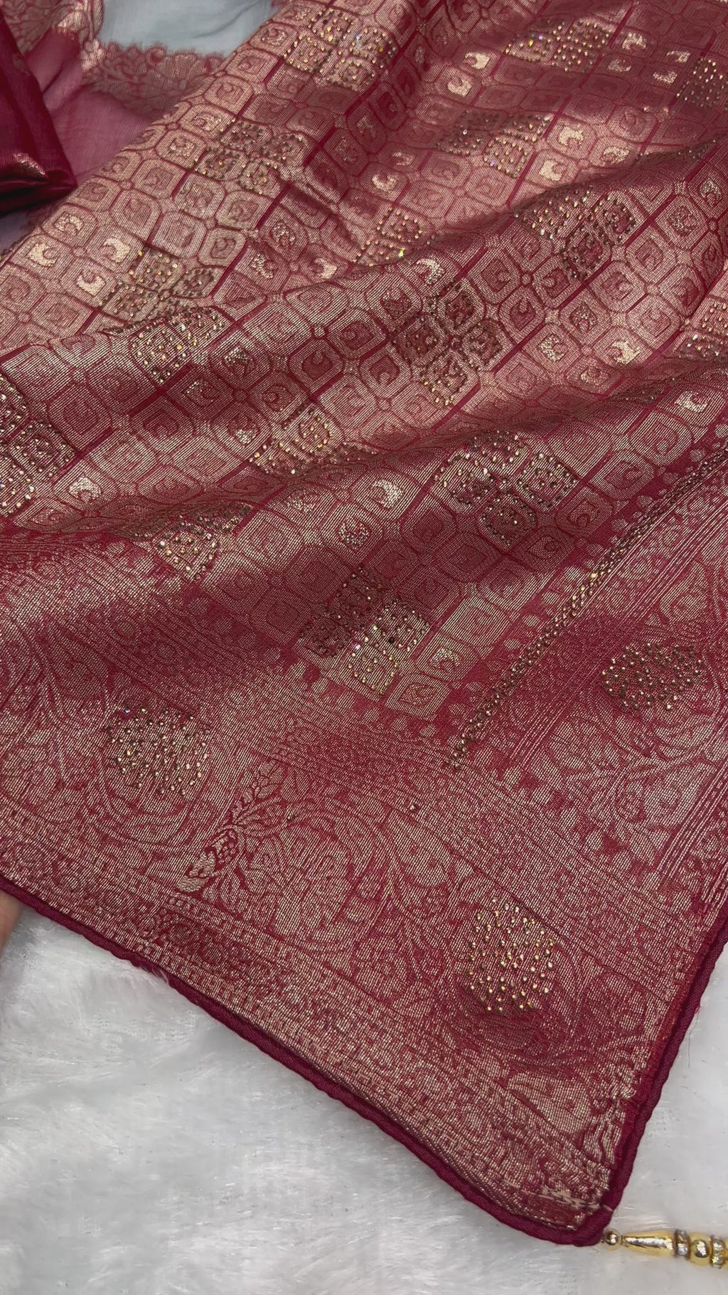 Amolika Sarees Festive Wear Banarasi RO Silk Saree With Floral Zari Motifs – Maroon & Grey With Unstitched Blouse