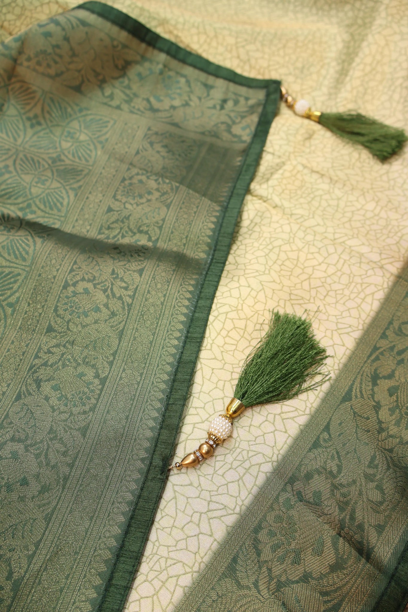 Softy Silk Saree With Unstitched Blouse Piece AM - 1496 - Amolika Sarees